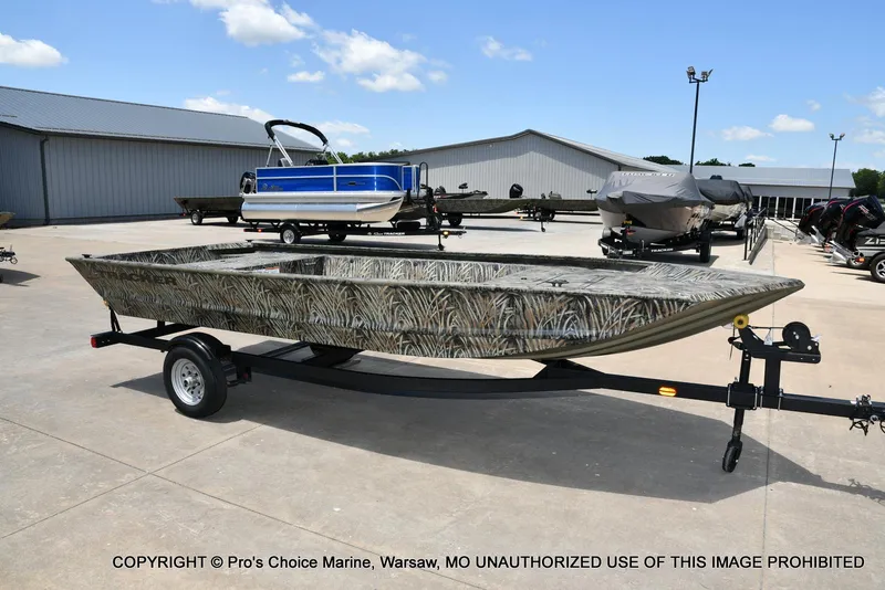 Slide: The Image of Tracker Grizzly 1648 Jon 2026 - 35