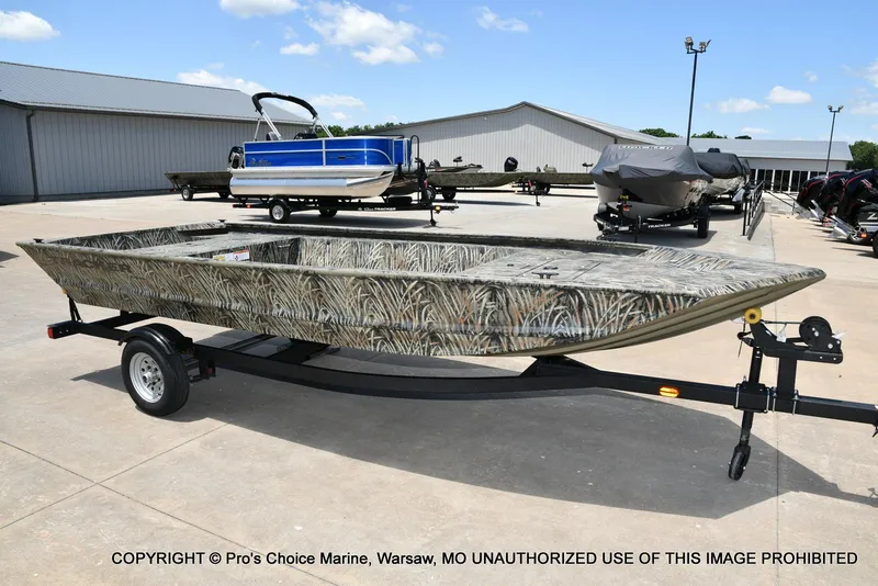 Slide: The Image of Tracker Grizzly 1648 Jon 2026 - 37