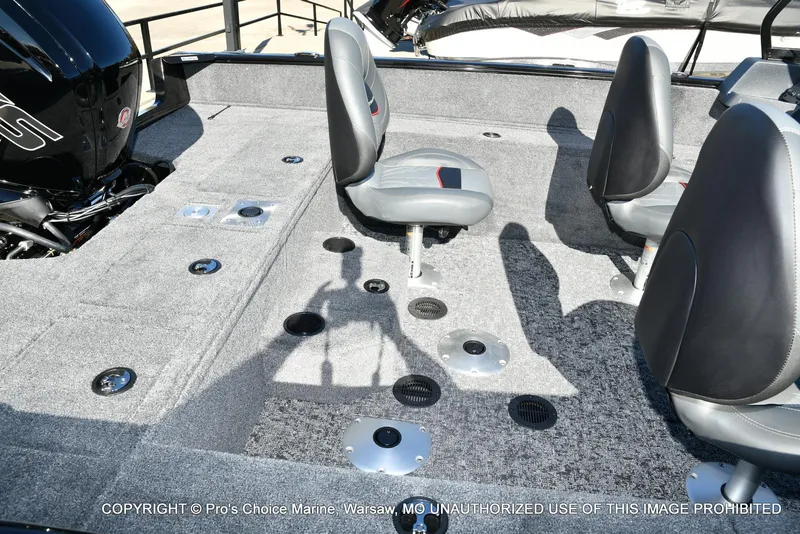 Slide: The Image of Tracker Pro Guide V-175 WT 2026 - 12