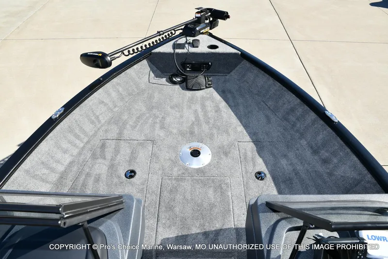 Slide: The Image of Tracker Pro Guide V-175 WT 2026 - 13