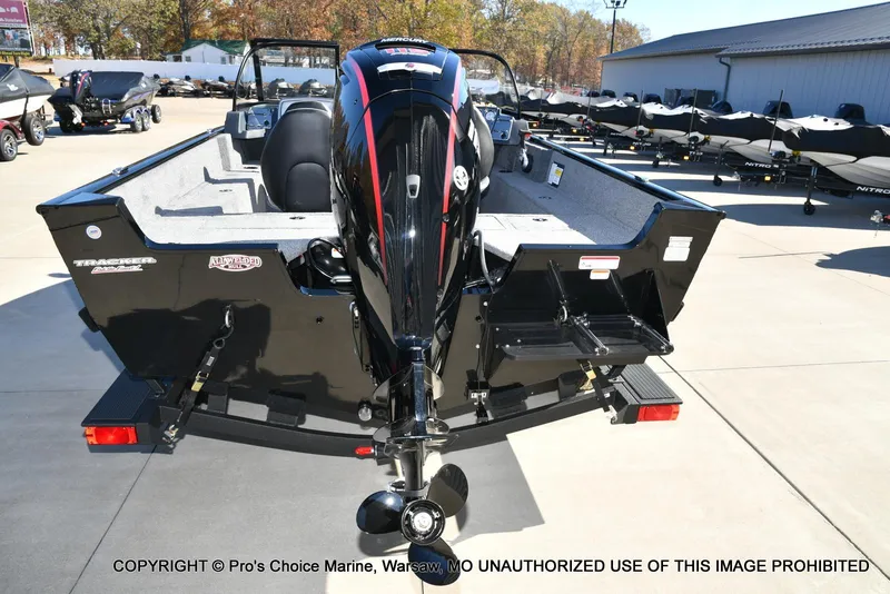 Slide: The Image of Tracker Pro Guide V-175 WT 2026 - 18