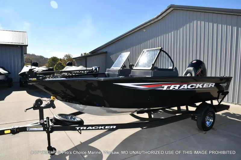 Slide: The Image of Tracker Pro Guide V-175 WT 2026 - 21