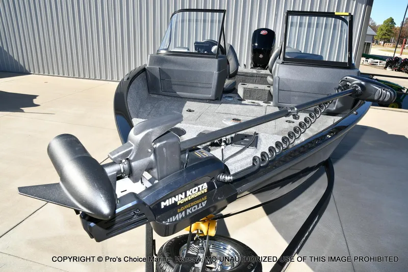 Slide: The Image of Tracker Pro Guide V-175 WT 2026 - 24