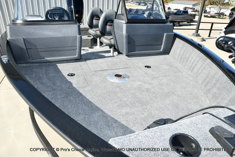 Slide: The Image of Tracker Pro Guide V-175 WT 2026 - 26