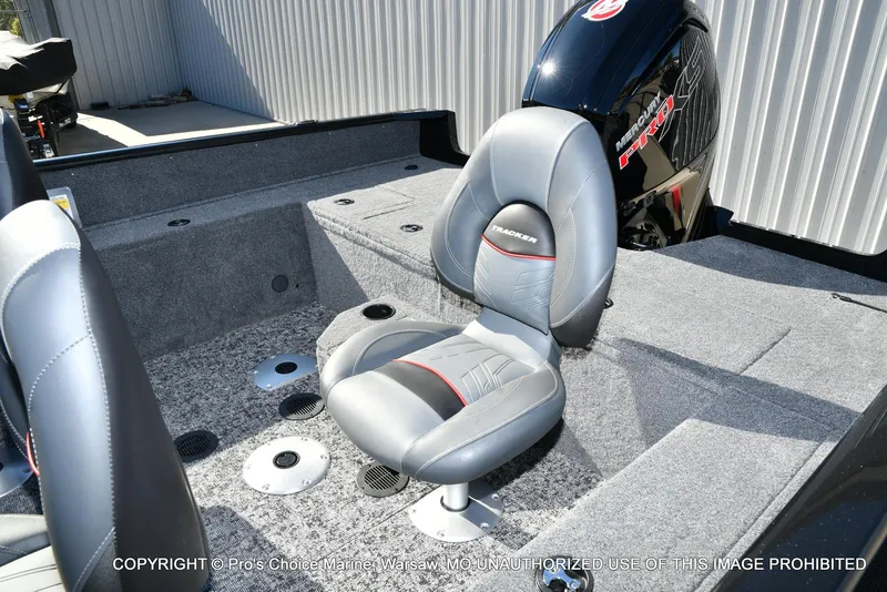 Slide: The Image of Tracker Pro Guide V-175 WT 2026 - 34