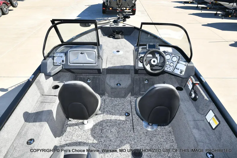 Slide: The Image of Tracker Pro Guide V-175 WT 2026 - 36