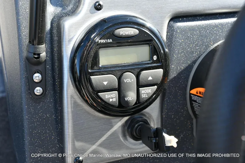 Slide: The Image of Tracker Pro Guide V-175 WT 2026 - 39