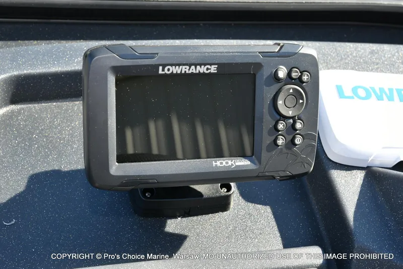 Slide: The Image of Tracker Pro Guide V-175 WT 2026 - 41