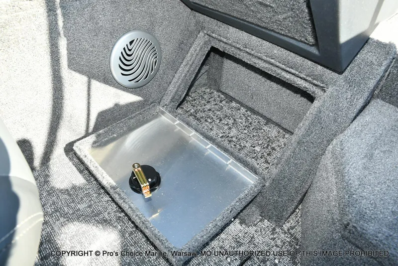 Slide: The Image of Tracker Pro Guide V-175 WT 2026 - 49