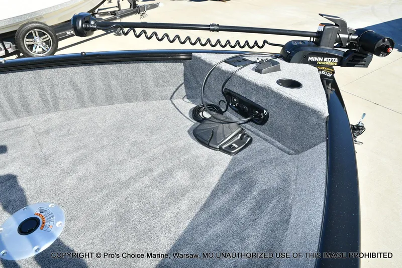 Slide: The Image of Tracker Pro Guide V-175 WT 2026 - 5