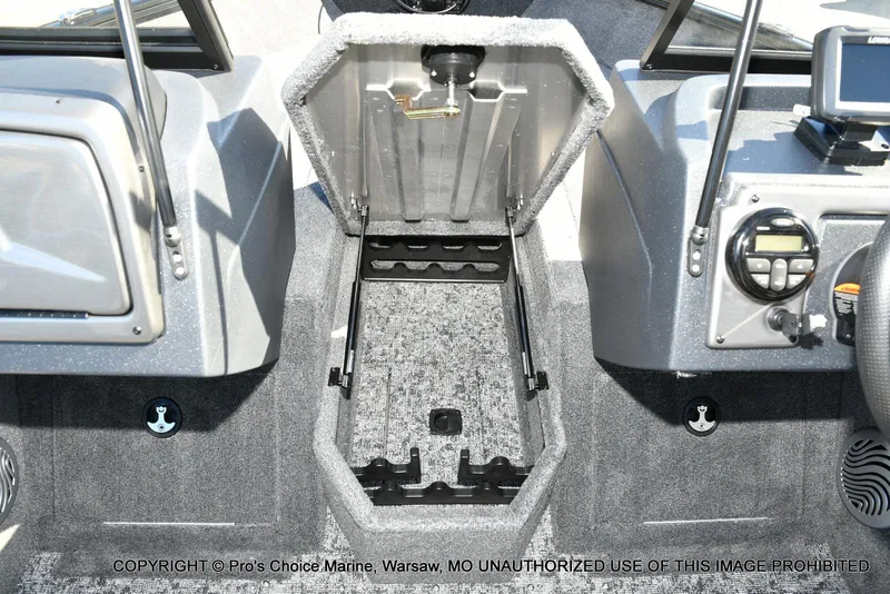 Slide: The Image of Tracker Pro Guide V-175 WT 2026 - 52