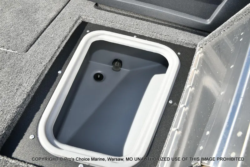 Slide: The Image of Tracker Pro Guide V-175 WT 2026 - 56