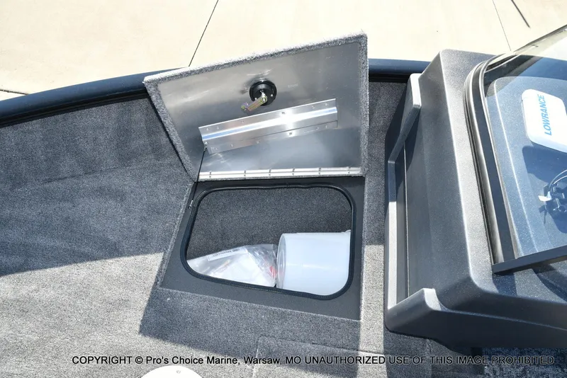 Slide: The Image of Tracker Pro Guide V-175 WT 2026 - 57