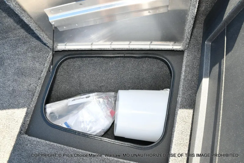 Slide: The Image of Tracker Pro Guide V-175 WT 2026 - 58