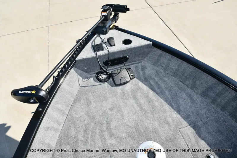 Slide: The Image of Tracker Pro Guide V-175 WT 2026 - 59