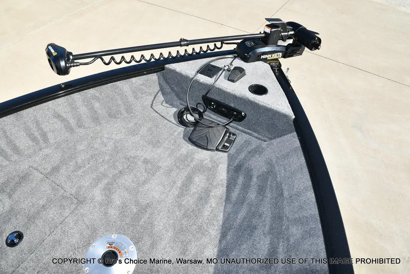 Slide: The Image of Tracker Pro Guide V-175 WT 2026 - 60