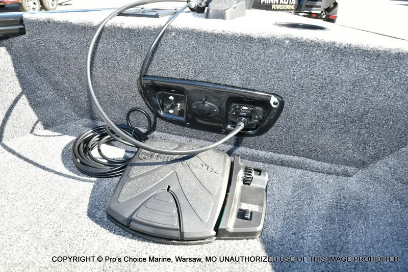 Slide: The Image of Tracker Pro Guide V-175 WT 2026 - 62