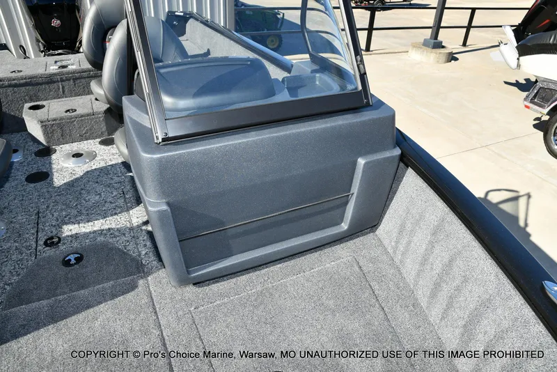 Slide: The Image of Tracker Pro Guide V-175 WT 2026 - 63