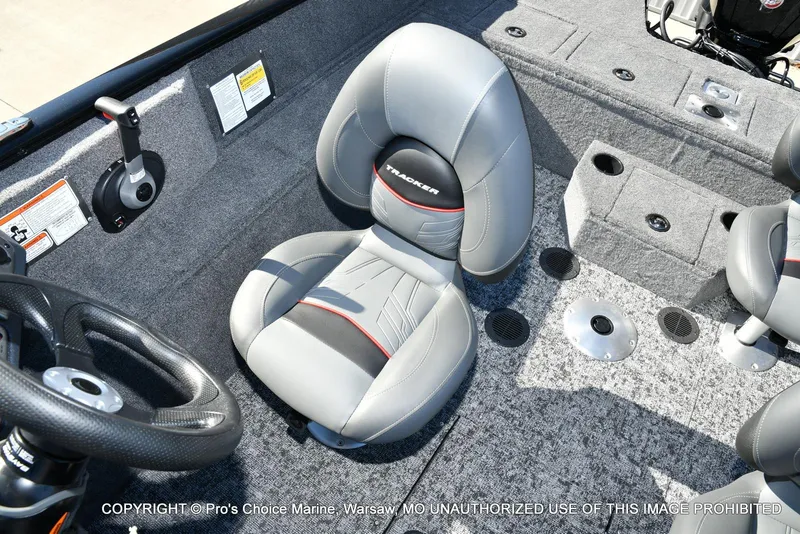 Slide: The Image of Tracker Pro Guide V-175 WT 2026 - 66