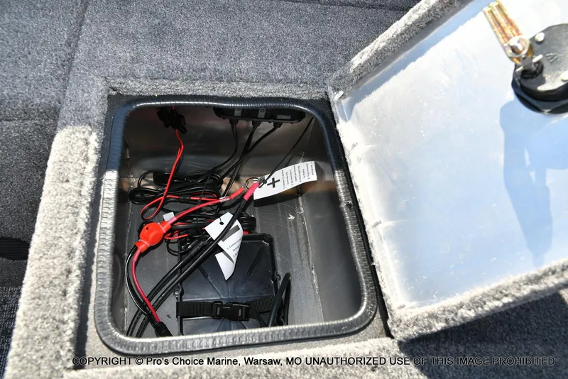 Slide: The Image of Tracker Pro Guide V-175 WT 2026 - 74