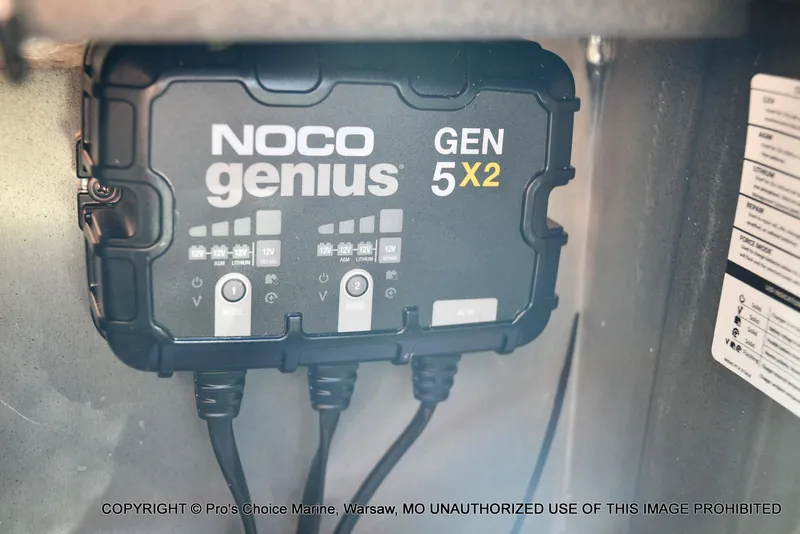 Slide: The Image of Tracker Pro Guide V-175 WT 2026 - 75