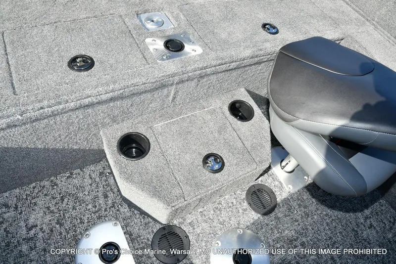 Slide: The Image of Tracker Pro Guide V-175 WT 2026 - 76