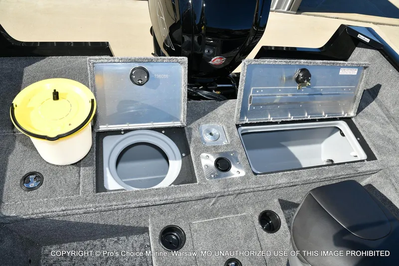 Slide: The Image of Tracker Pro Guide V-175 WT 2026 - 79