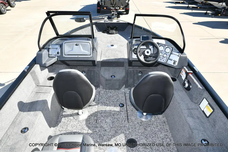 Slide: The Image of Tracker Pro Guide V-175 WT 2026 - 8