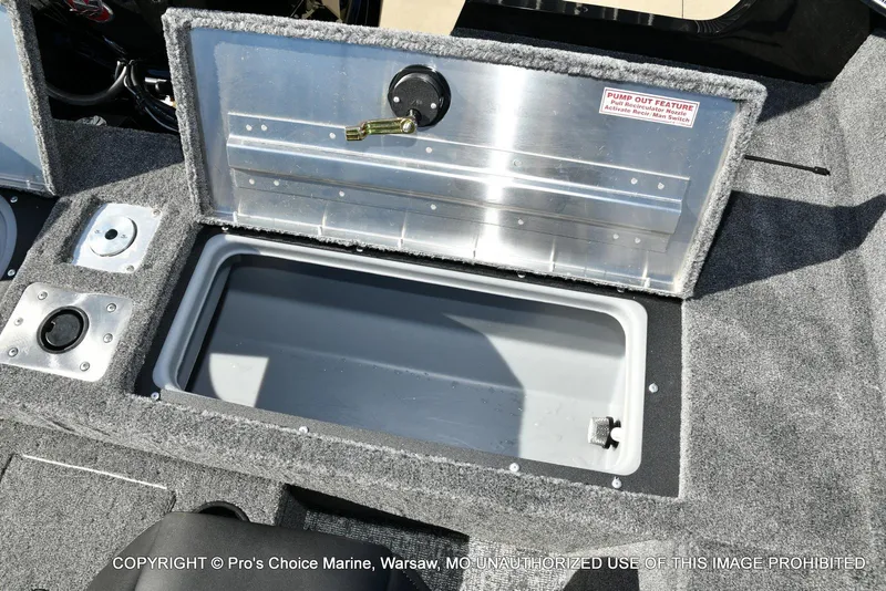 Slide: The Image of Tracker Pro Guide V-175 WT 2026 - 81