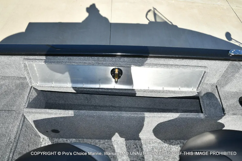 Slide: The Image of Tracker Pro Guide V-175 WT 2026 - 84