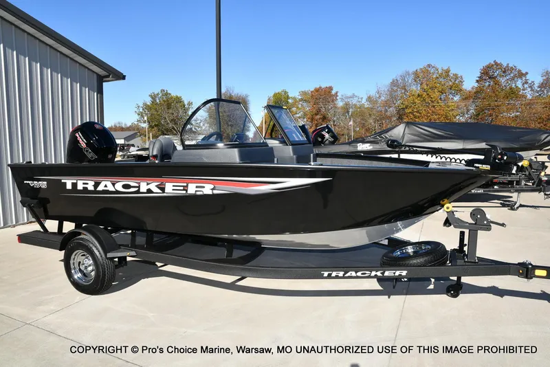 Slide: The Image of Tracker Pro Guide V-175 WT 2026 - 93