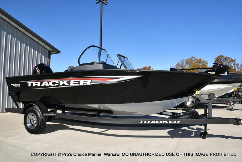 Slide: The Image of Tracker Pro Guide V-175 WT 2026 - 95