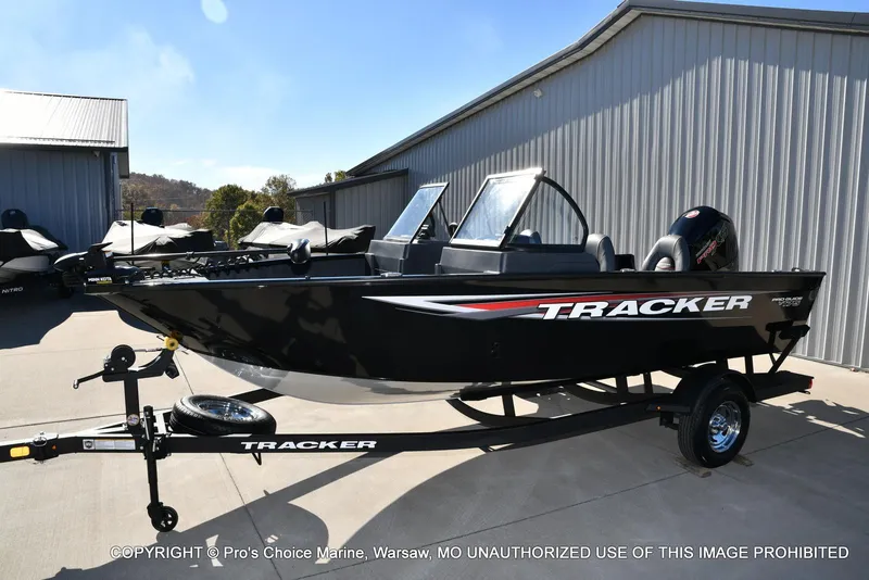 Slide: The Image of Tracker Pro Guide V-175 WT 2026 - 96