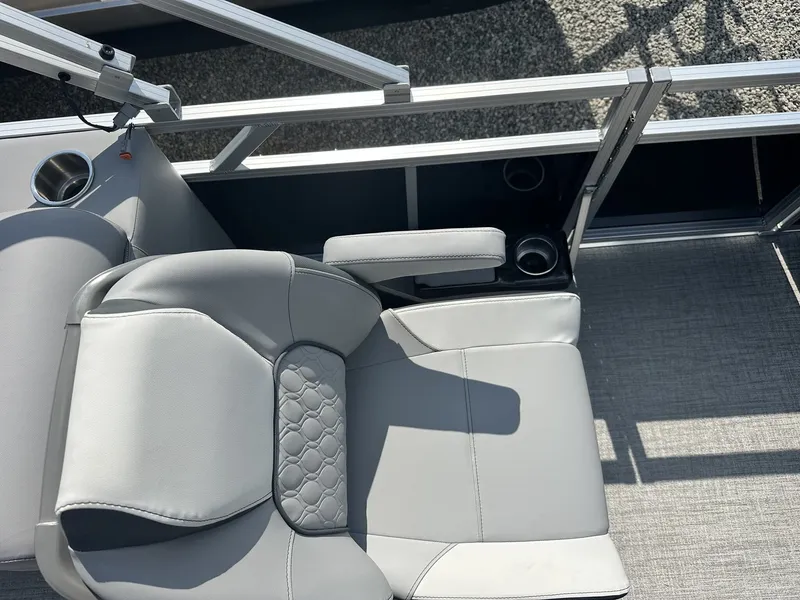 Slide: The Image of Avalon Venture Quad Lounge - 21' 2025 - 6