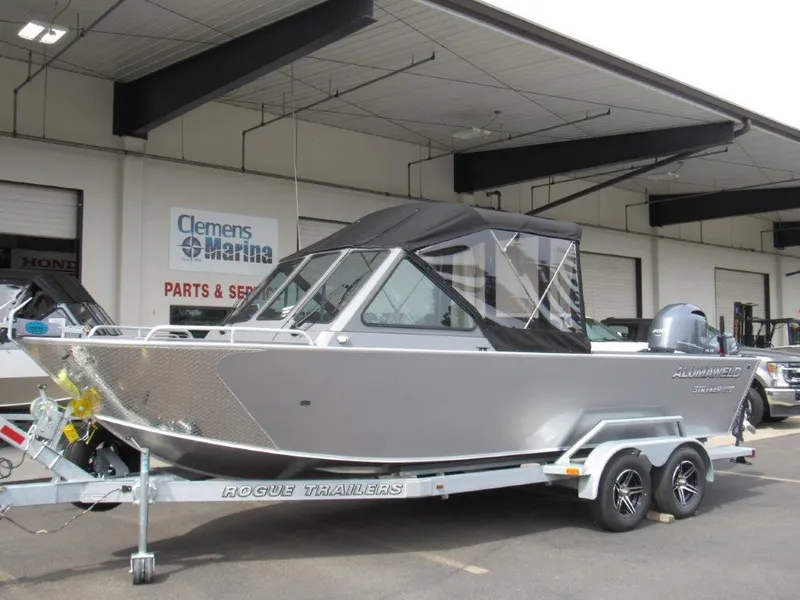 The Image of Alumaweld Stryker Sport 220 2026 - 1