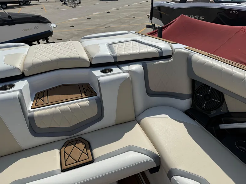 Slide: The Image of Tigé 21ZX 2022 - 16