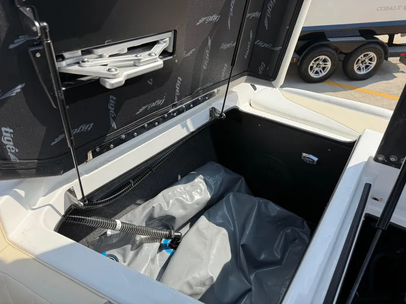 Slide: The Image of Tigé 21ZX 2022 - 21