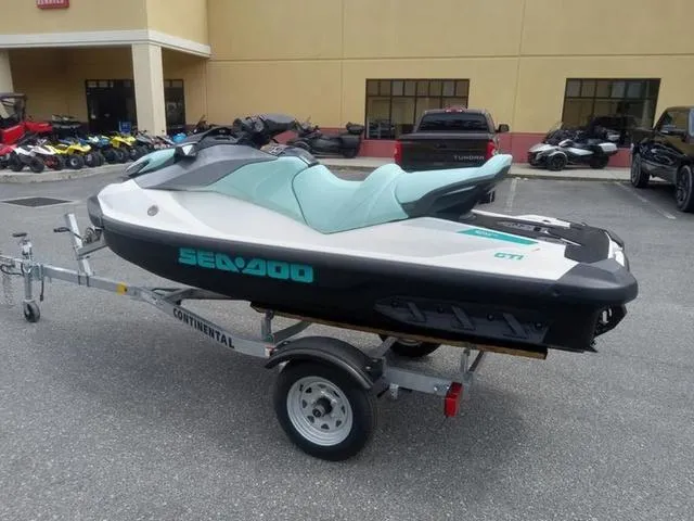 Slide: The Image of Sea-Doo GTI 2025 - 14