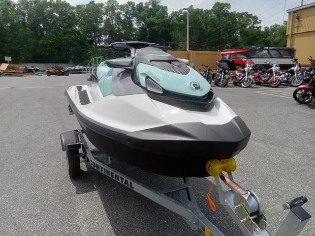 Slide: The Image of Sea-Doo GTI 2025 - 3