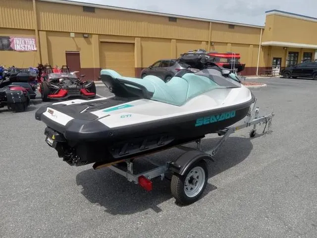 Slide: The Image of Sea-Doo GTI 2025 - 7