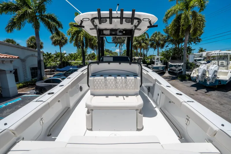 Slide: The Image of Sea Hunt Ultra 275 SE 2026 - 9