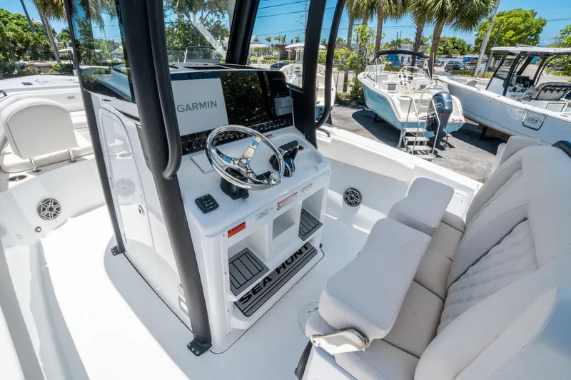 Slide: The Image of Sea Hunt Ultra 275 SE 2026 - 22