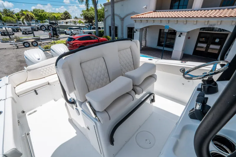 Slide: The Image of Sea Hunt Ultra 275 SE 2026 - 25