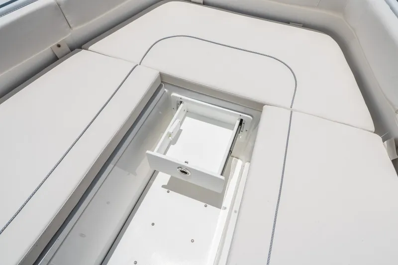 Slide: The Image of Sea Hunt Ultra 275 SE 2026 - 34