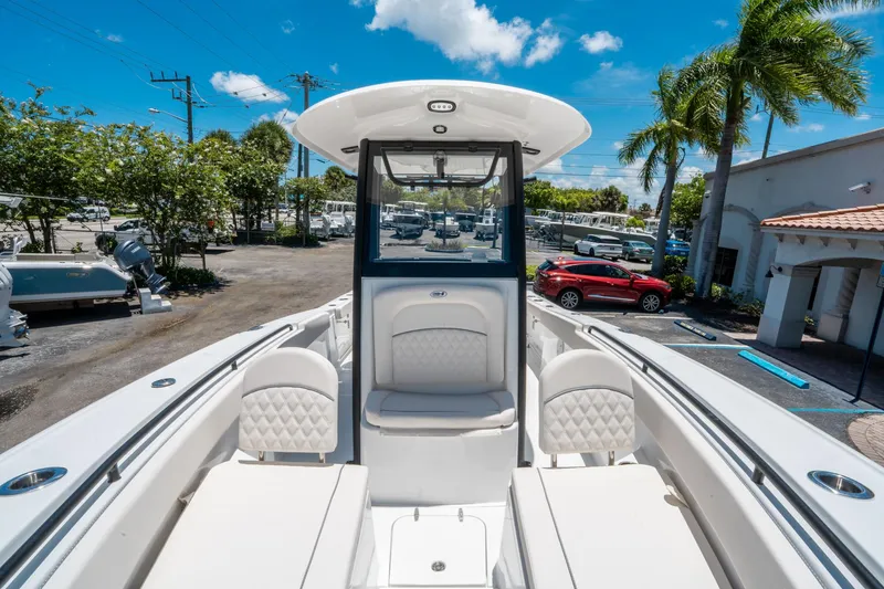 Slide: The Image of Sea Hunt Ultra 275 SE 2026 - 35