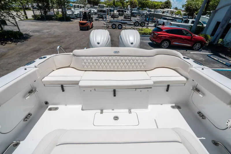 Slide: The Image of Sea Hunt Ultra 275 SE 2026 - 10