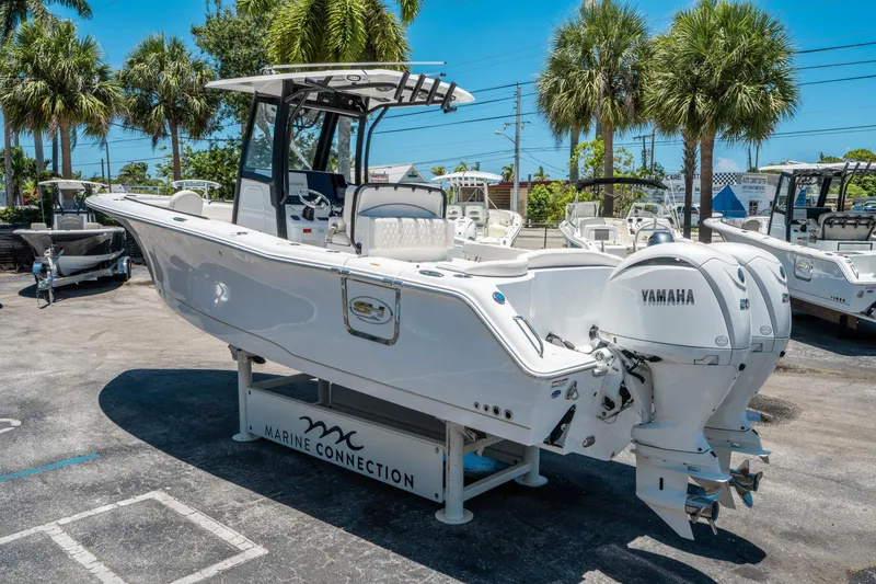 Slide: The Image of Sea Hunt Ultra 275 SE 2026 - 4