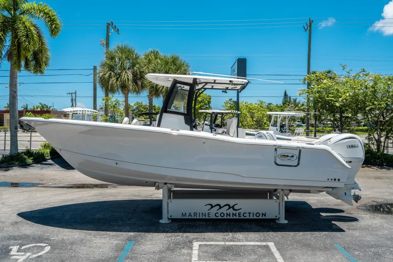 Slide: The Image of Sea Hunt Ultra 275 SE 2026 - 5