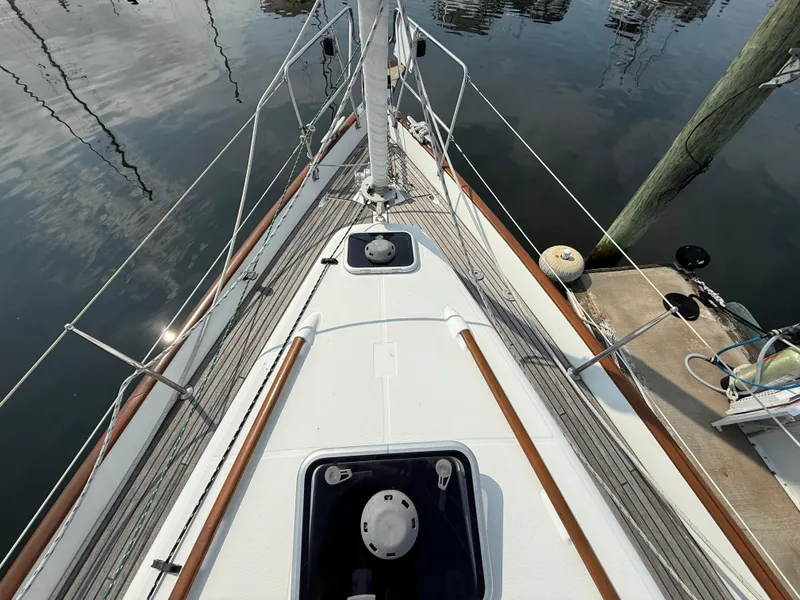 Slide: The Image of Beneteau Oceanis 42CC sailboat deck, 2003 model, docked at marina. - 17