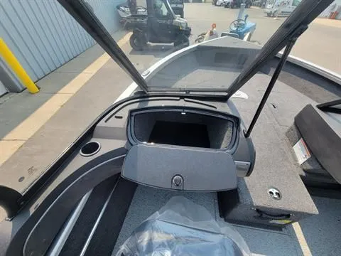 Slide: The Image of Crestliner 1750 Hawk 2025 - 9